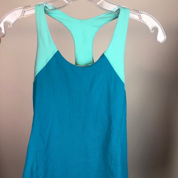 2/$25👗 Lululemon tank top Size 4 - Picture 2 of 5